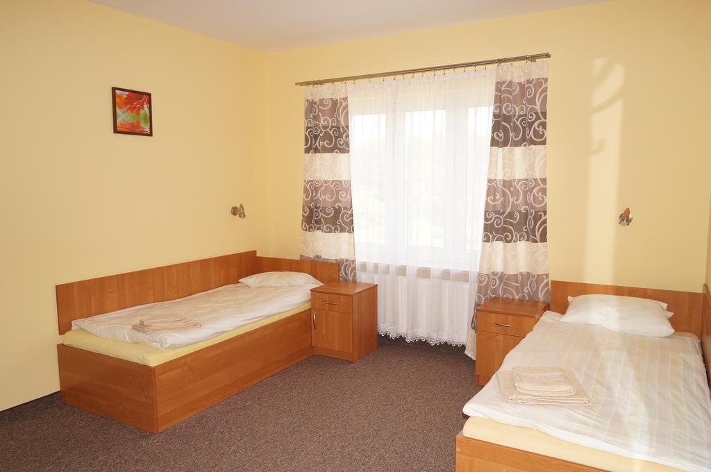 Ostrowiec Świętokrzyski Hotel-Restauracja-Bar Rudka מראה חיצוני תמונה