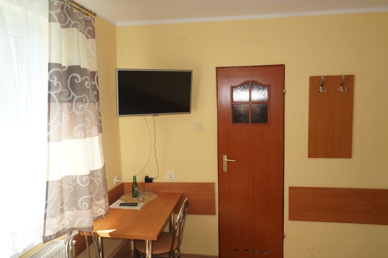 Ostrowiec Świętokrzyski Hotel-Restauracja-Bar Rudka מראה חיצוני תמונה